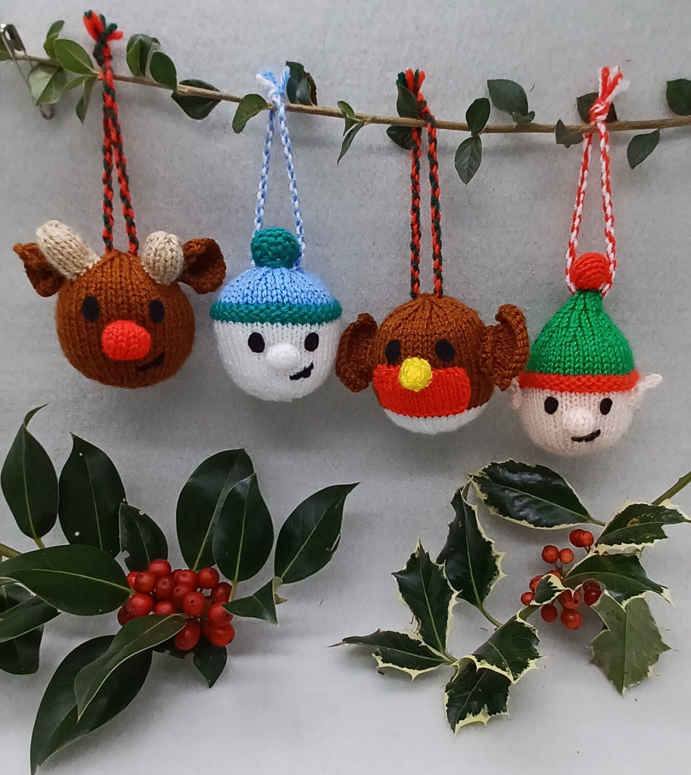 PDF Christmas Bauble DK Knitting Pattern EASY Hanging Ornament