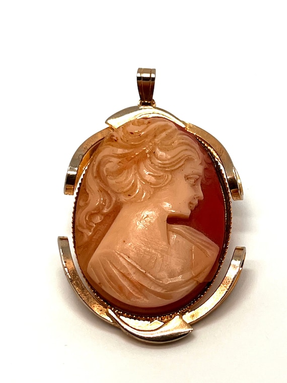 Vintage Cameo Pendant - image 1