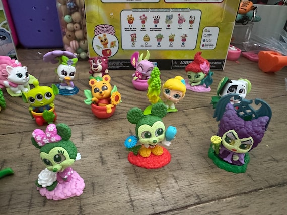 Disney Doorables Series In Full Bloom  Collectible Figures