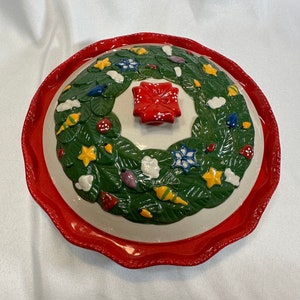 Temptations by Tara Christmas Holiday Bakeware Covered Pie Dish