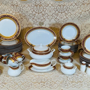 Pegasus PGE13 Fine Porcelain Service for 12 and Serving