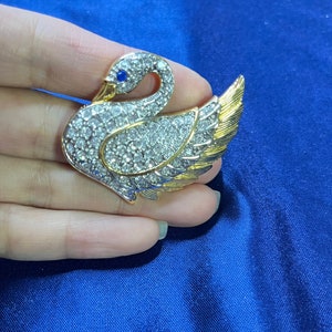 Vtg Park Lane signed large Rhinestone Swan pin brooch blue eye minty