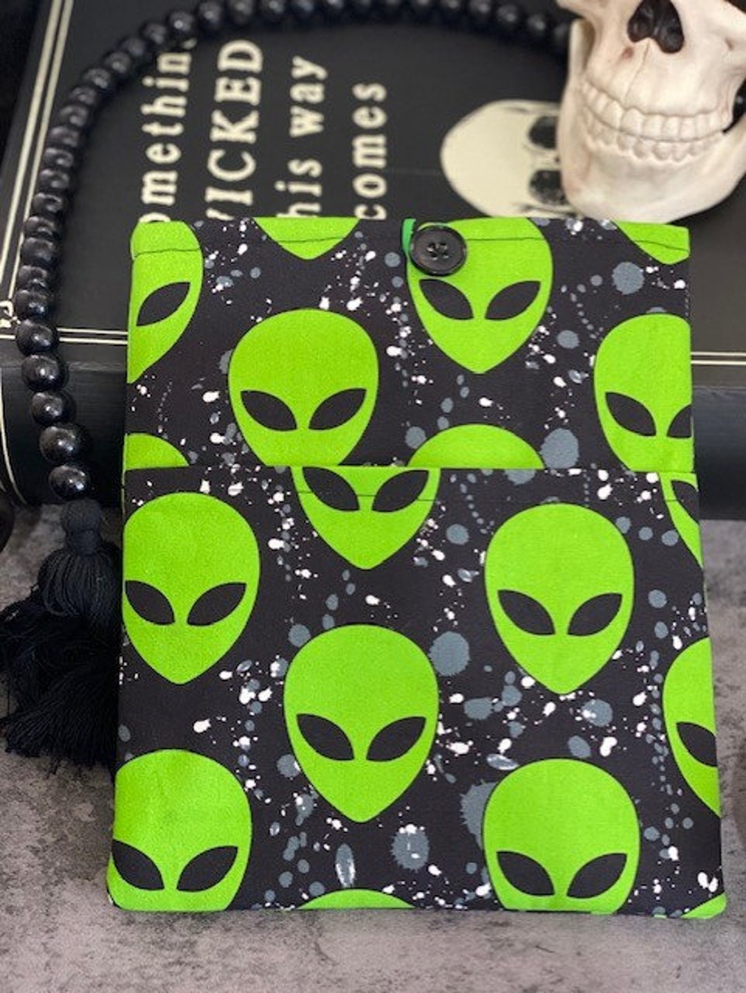 Alien Book Sleeve - Space Alien Book Sleeve - Off-worlder iPad Sleeve ...