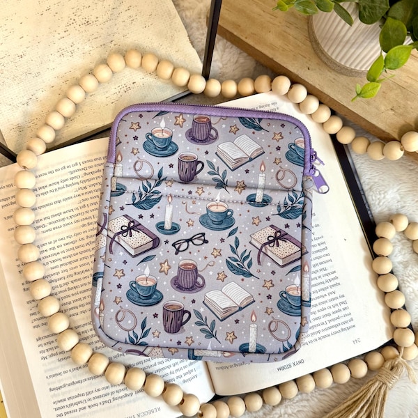 Reading Kindle Sleeve | Kindle Cover | Kindle Case| Bookish Gifts | Bookish Kindle | Kindle accessories | Kindle Girlie | Reading Insert