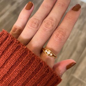 Pearl gold anxiety ring, meditation ring, fidget ring, anxiety jewelry