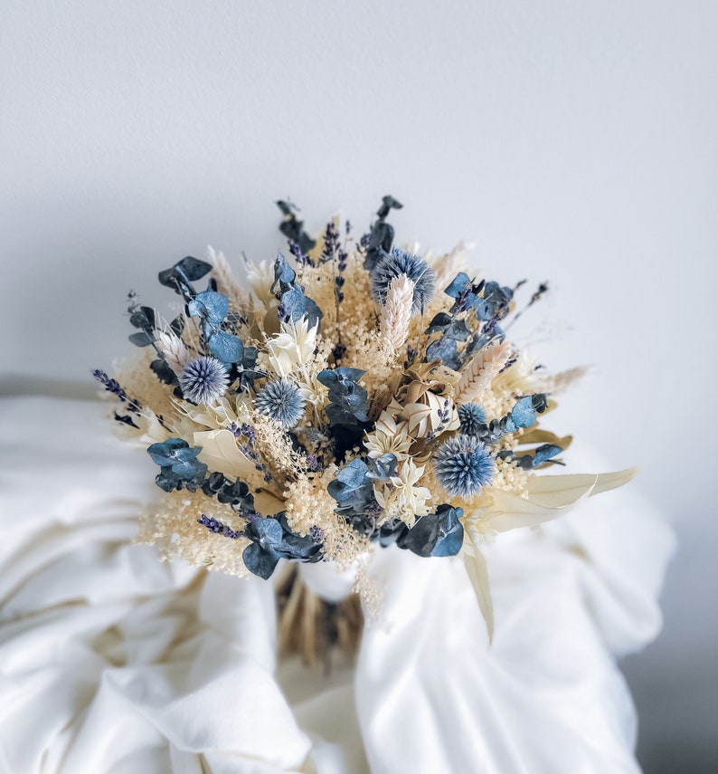 Bouquet de mariée bohème bleu et blanc fleurs séchées, bouquet de mariée, bouquet de demoiselles d'honneur, fleurs de mariage séchées et conservées, haleine de bébé image 1