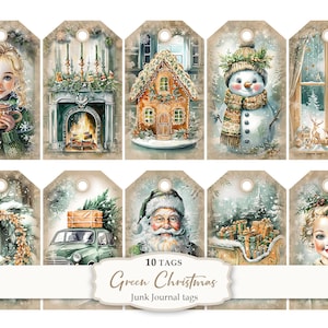 Könnte beinhalten: Set aus 10 Weihnachts-Geschenkanhängern im Vintage-Stil. Jedes Etikett zeigt Aquarellillustrationen festlicher Szenen, darunter ein Mädchen mit einer Tasse, ein Kamin, ein Lebkuchenhaus, ein Schneemann und der Weihnachtsmann. Die Etiketten tragen die Aufschrift "Green Christmas".