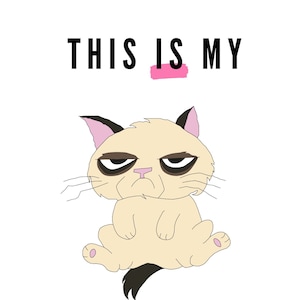 Może przedstawiać: Kreskówkowa ilustracja zrzędnego kota z tekstem "This is my happy face." Kot siedzi z założonymi rękami i ma różową linię narysowaną nad słowem "is".