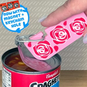 Tab Buddy XL Roses - Imán único para regalo de cumpleaños, Navidad y cualquier otra ocasión. Abridor de latas de comida que ayuda con uñas largas, manos doloridas y artritis.