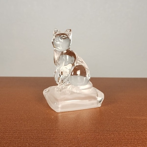 Vintage Kristall klares Glas Katzenfigurine, Sitzende Katzenkunst, Glaskatzen Briefbeschwerer