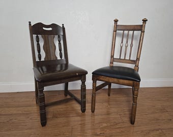 Sedie in legno intagliate in stile gotico d'epoca