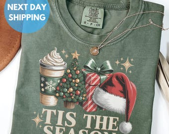 Funny Christmas T-Shirt – ’Tis the Season Retro Holiday Coffee Cup & Tree Graphic Tee for Women
