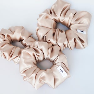 Bridal Satin Champagne Scrunchies, Bridesmaids hair accessories, WIDE ELASTIC Scrunchies, Scrunchy, Hair Tie, Gift ideas, Made in New York