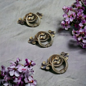 Brass Cabinet Pulls , Bronze Metal Handle, Vintage Drawer Pulls, Cabinet Knobs, Knobs for dresser, Brass cabinet knob, Leaf Design Handle
