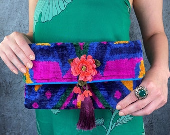 Clutch with anatolian colors and hand embroidery