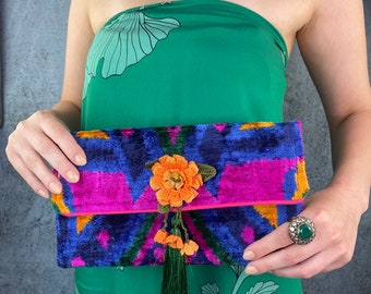Clutch with anatolian colors and hand embroidery