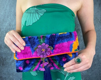 Clutch with anatolian colors and hand embroidery