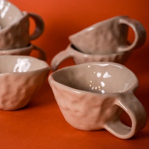 kleine Kaffee Keramik TASSE minimalistische Tasse unregelmäßige Tasse Lungo Tasse doppio Tasse einzigartige Geschenktasse Tasse Geschenk für sie Bild 7