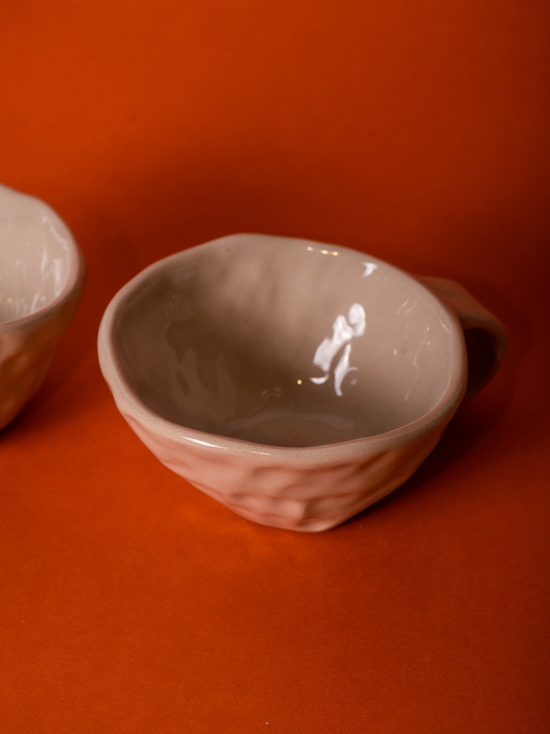 kleine Kaffee Keramik TASSE minimalistische Tasse unregelmäßige Tasse Lungo Tasse doppio Tasse einzigartige Geschenktasse Tasse Geschenk für sie Bild 4