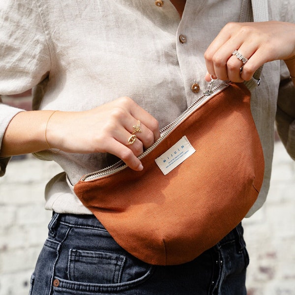 Le sac banane lin caramel