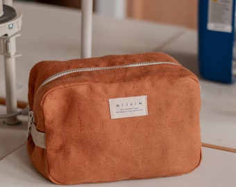 The caramel toiletry bag