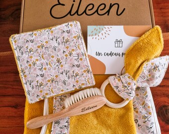 Coffret de bain pour bébé - Cape de bain - Lingettes - Gant de toilette - Brosse à cheveux personnalisée - Hochet - Trousseau naissance