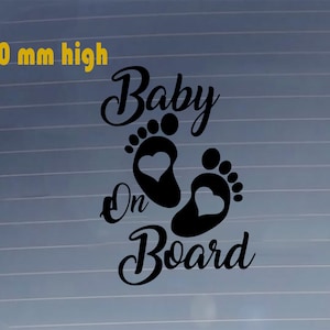 Naklejka Baby On Board Cute Feet. Naklejka winylowa na samochód. Trwała, odporna na zarysowania, wodoodporna