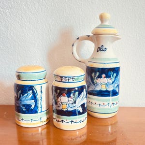 Vieux Set De Table Années 50/60 - Huilier Vinaigrier Et Poivrier Sel En Céramique Blanche