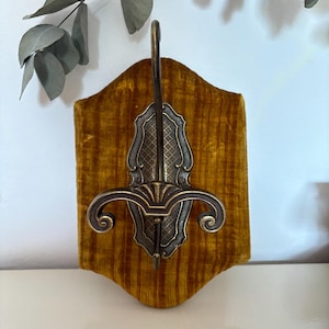 Ganchos vintage de latón dorado sobre base de terciopelo amarillo mostaza Interior del hogar Organización del hogar Ganchos antiguos de pared 4 elegantes accesorios de pared