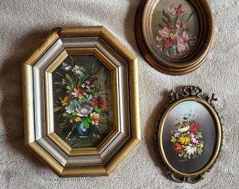 Vintage ovale en achthoekige Italiaanse olieverfbloemenfoto's in houten messing lijsten Wanddecor Origineel kunst housewarmingcadeau Cottagecore