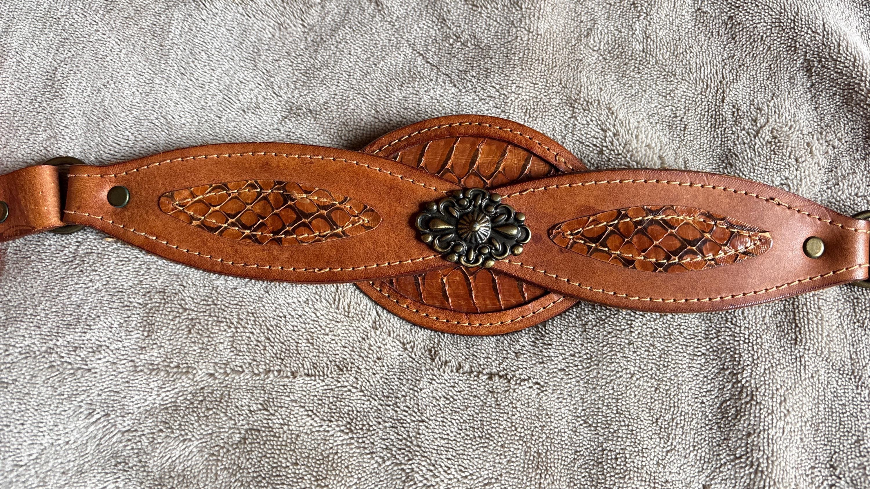 1970’s Vintage Italian Leather Highly Detailed Woman’s Belt in Dark Brown Vintage Brown Italian Made in Italy Genuine Leather Belt  main image 2