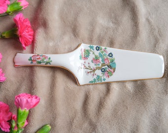 Porcelain cake server Vintage Hand painted cake lifter with golden line Wedding cake server Made in England Gift for mum Housewarming gift