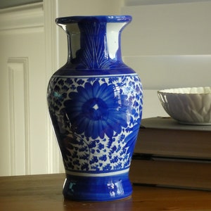 Blue and White Vase Flower Motif