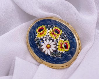 Broche vintage de micro mosaico: broche floral italiano, dourado