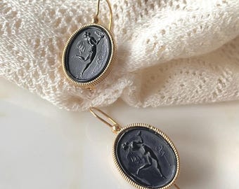Vergoldete Sterlingsilber Intaglio-Ohrringe: Griechische Mythologie Ohrringe