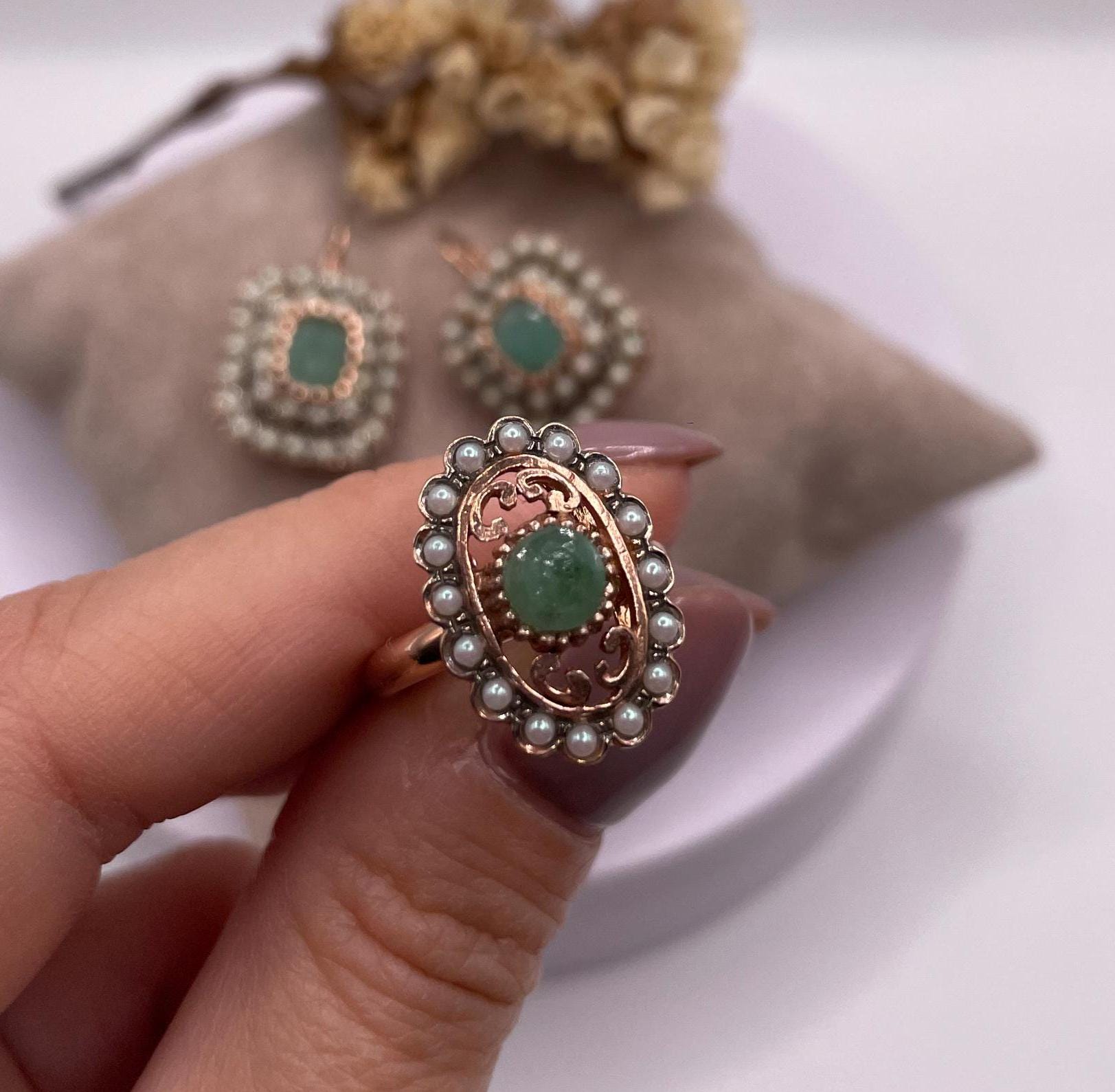 Antique style Green Emerald Ring. Rose Gold plated with Keshi pearls. Gift for her