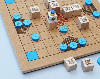 Tablut, tafl, Hnefatafl, viking game, unique piece created in France