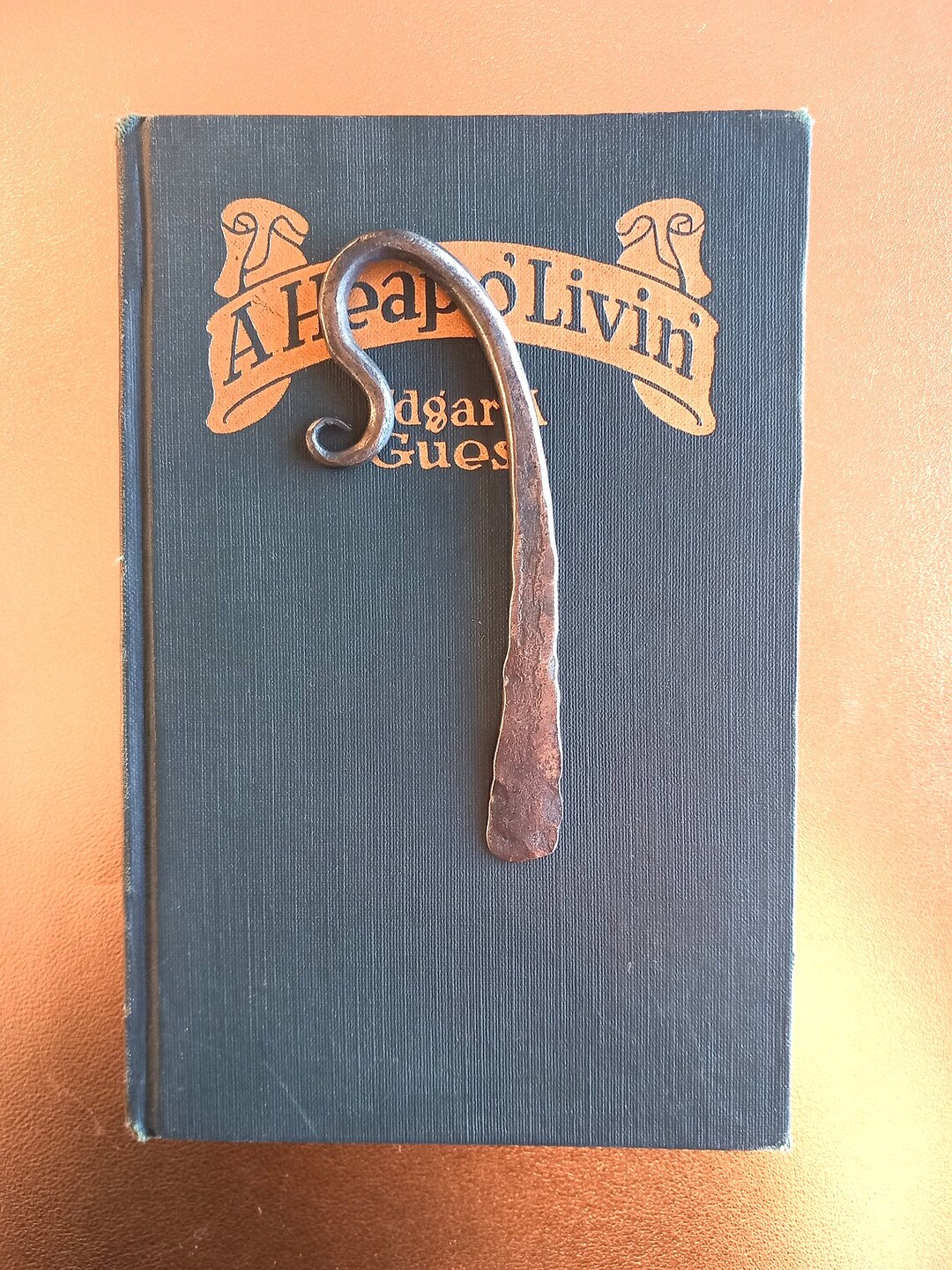 Handmade Metal Bookmark Gift, Elegant Scroll Page Finder, Iron