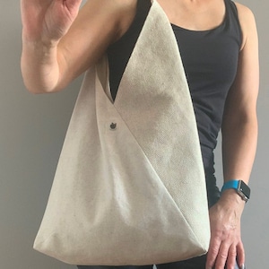 Große Hobo Tasche aus Leinen in Naturfarbe. Lässige Schulter Hobo Tasche. Eco Bag für jeden Tag. Shopper Leinen Henkeltasche. Dumpling Hobo Tasche 40cm x 58cm