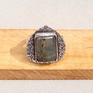 Natural Labradorite Cabochon Ring: Vintage Silver Plated Jewelry, Size 8