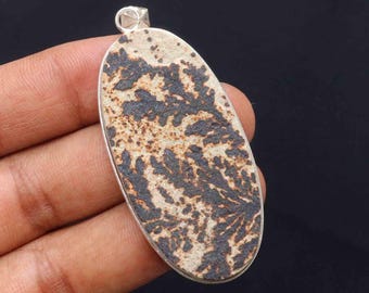 Colgante de psilomelana natural: collar hecho a mano bañado en plata