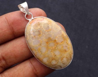 Colgante de coral fósil natural: bisel bañado en plata de ley, estilo vintage de 5 cm