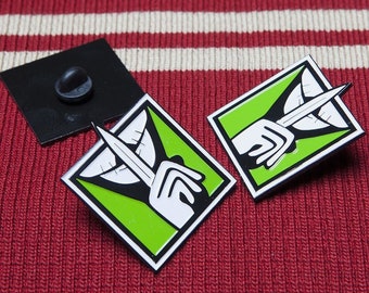 Caveira Six Siege Enamel Pin – Rainbow Six Collectible