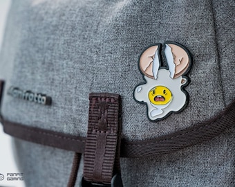 Cracked Egg Enamel Pin- Valo Enamel Pin - Cracked Egg Valo Enamel Pin - Valo Gifts - Amazing Gift for Gamers and Streamers