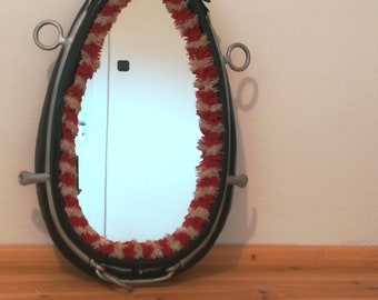 Spiegel mit Sattelrahmen