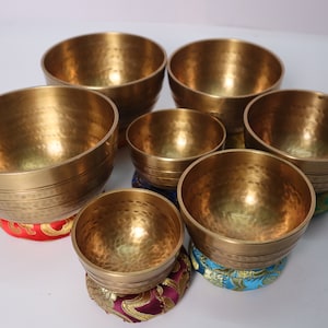 Singing Bowl set of 7 from Nepal: High quality Tibetan Bowl for meditation, Therapy, Chakra healing and mindfulness