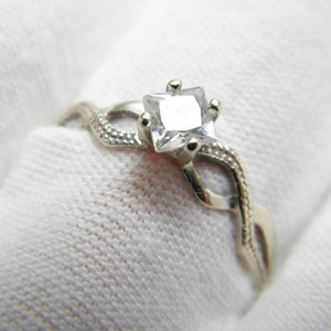 Vintage 14ct White Gold Princess Topaz Solitaire Ring Band Size M 1/2 (US Size 6.5)