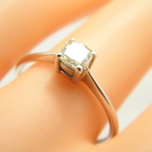 Vintage 9ct White Gold 0.50 Cttw Diamond Solitaire Ring Band Size P (US Size 7.75)