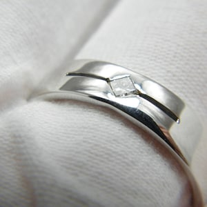 Vintage 18ct White Gold Diamond Solitaire Heavy Band Ring 5.7mm Size T 1/2 (US Size 10)