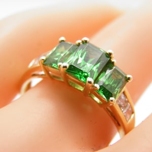 Vintage 14ct Heavy Gold Emerald Dia Trilogy Ring Band Size S (US Size 9.25)
